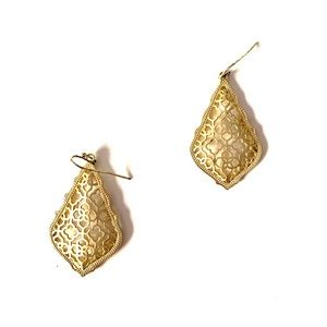Filigree Addie Drop Earrings in Gold